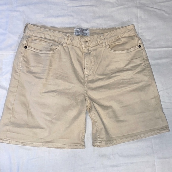 Fat Face brand beige denim shorts size 8 - Picture 1 of 7